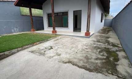 Casa para Venda em Itanhaém, Nova Itanhaém, 3 dormitórios, 2 banheiros, 2 vagas