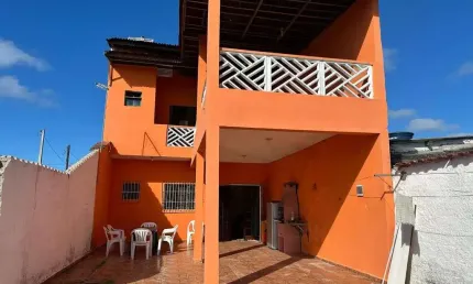 Sobrado para Venda em Itanhaém, Balneário Gaivota, 2 dormitórios, 1 suíte, 1 banheiro, 10 vagas
