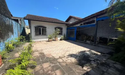 Casa para Venda em Itanhaém, Balneário Gaivota, 3 dormitórios, 1 suíte, 1 banheiro, 8 vagas
