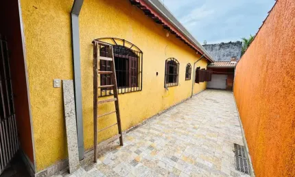 Casa para Venda em Itanhaém, Bopiranga, 2 dormitórios, 2 banheiros, 3 vagas