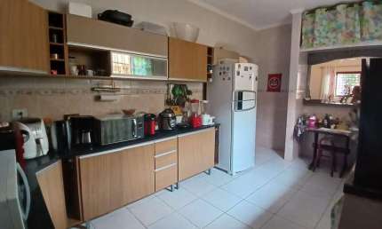 Casa para Venda em Praia Grande, Maracanã, 3 dormitórios, 4 banheiros, 1 vaga