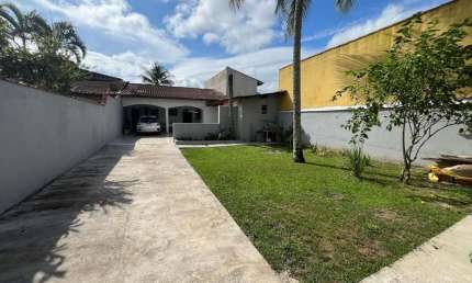 Casa para Venda em Itanhaém, Balneário Gaivota, 1 dormitório, 2 banheiros, 10 vagas