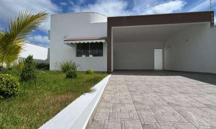 Casa para Venda em Peruíbe, JARDIM BEIRA MAR, 3 dormitórios, 1 suíte, 2 banheiros, 4 vagas