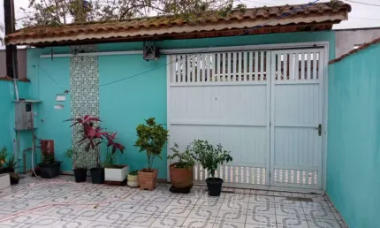 Casa para Venda em Itanhaém, Loty, 2 dormitórios, 1 suíte, 2 banheiros, 2 vagas