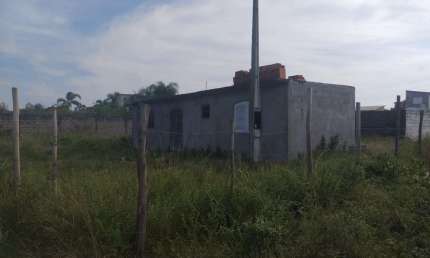 Casa para Venda em Itanhaém, SANTA CRUZ, 1 dormitório, 1 banheiro, 6 vagas