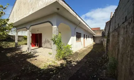 Casa para Venda em Itanhaém, Jardim Jamaica, 3 dormitórios, 1 suíte, 1 banheiro, 8 vagas
