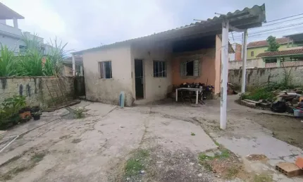 Casa para Venda em Peruíbe, Nova Peruíbe, 2 dormitórios, 1 suíte, 1 banheiro, 2 vagas