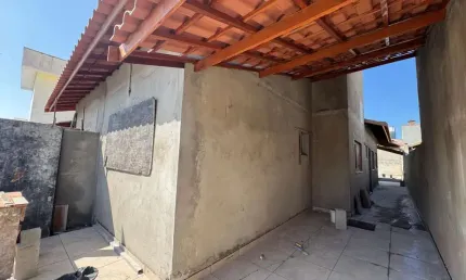 Casa para Venda em Itanhaém, Jardim Grandesp, 2 dormitórios, 1 suíte, 1 banheiro, 3 vagas
