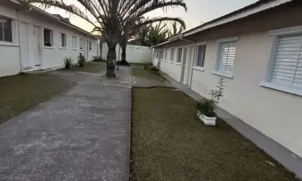 Casa para venda em itanhaém, jardim umuarama, 2 dormitórios, 1 banheiro, 1 vaga