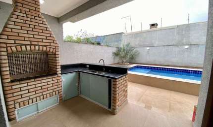 Casa para Venda em Itanhaém, Santa Júlia, 3 dormitórios, 2 suítes, 1 banheiro, 2 vagas