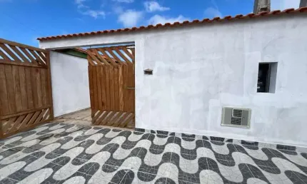 Casa para Venda em Itanhaém, Regina, 2 dormitórios, 1 suíte, 1 banheiro, 2 vagas