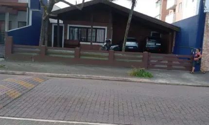 Casa para Venda em Itanhaém, Centro, 4 dormitórios, 1 suíte, 3 banheiros, 2 vagas