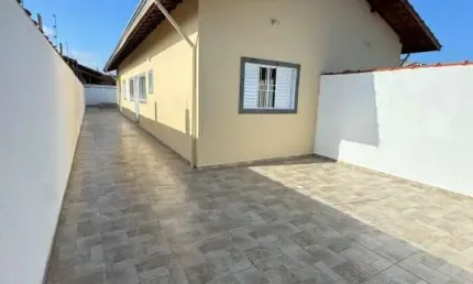 Casa para Venda em Itanhaém, Jamaica, 2 dormitórios, 1 suíte, 1 banheiro, 2 vagas