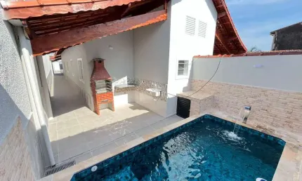 Casa para Venda em Mongaguá, Plataforma, 3 dormitórios, 1 suíte, 1 banheiro, 2 vagas