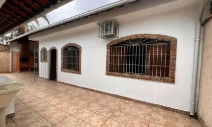 Casa para Venda em Praia Grande, Caiçara, 3 dormitórios, 1 suíte, 1 banheiro, 3 vagas