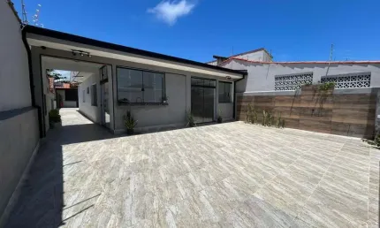 Casa para Venda em Itanhaém, Satelite, 3 dormitórios, 2 suítes, 1 banheiro, 4 vagas
