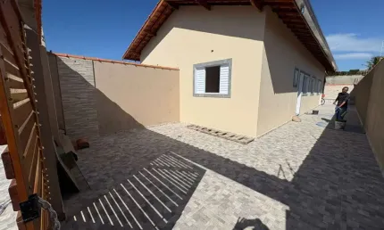Casa para Venda em Itanhaém, Jamaica, 2 dormitórios, 1 suíte, 1 banheiro, 2 vagas