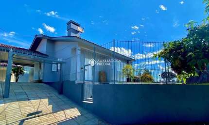 Casa com 3 quartos à venda na DOUTOR AMAURY DAUDT LAMPERT, 793, Senai, Montenegro, 125 m2 por R$ 699.000