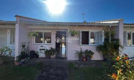 Casa em condomínio fechado com 2 quartos à venda na Cylon Rosa, 285, Aeroclube, Montenegro, 61 m2 por R$ 212.000