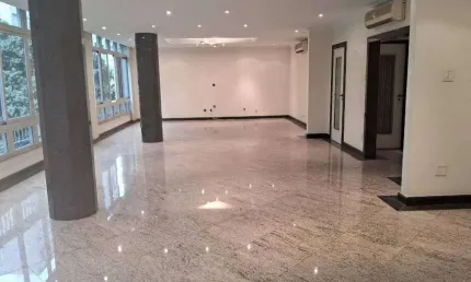 Apartamento para venda possui 300 metros quadrados com 4 quartos em Copacabana - Rio de Janeiro - RJ