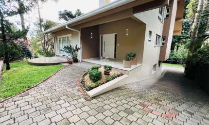 CASA COM 4 DORMITÓRIOS VENDA A 3 MIN DA PRAÇA, Centro, Nova Petropolis - RS