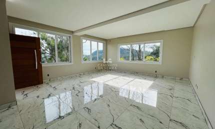 CASA COM VISTA PARA O VALE EM NOVA PETRÓPOLIS, Pousada da Neve, Nova Petropolis - RS