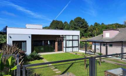 CASA COM 2 QUARTOS E PATIO À VENDA, Linha Imperial, Nova Petropolis - RS