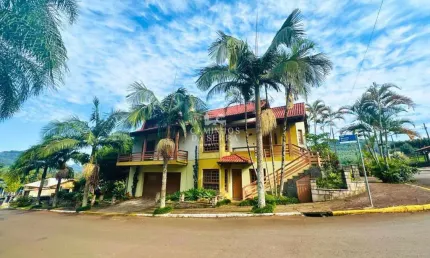 MARAVILHOSA CASA DE ESQUINA COM 5 QUARTOS NO BAIRRO BELA VISTA, EM PICADA CAFÉ-RS