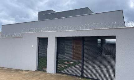 Casa com 3 quartos para alugar na Rua A, 10, Residencial Riviera, Lagoa Santa