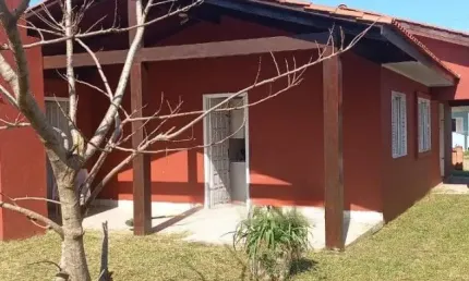 Casa com terreno averbado no centro – balneário arroio do silva