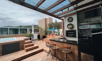 Cobertura com 2 quartos à venda no Córrego Grande, Florianópolis  por R$ 3.800.000