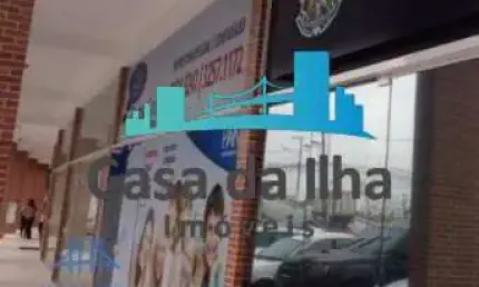 Sala comercial à venda no Forquilhinhas, São José  por R$ 570.000
