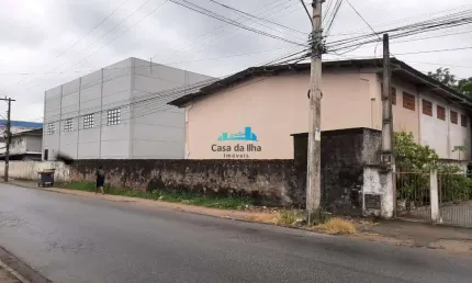 Terreno à venda no Jardim Eldorado, Palhoça  por R$ 2.100.000
