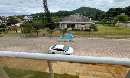 Casa em condomínio fechado com 3 quartos à venda no Cacupé, Florianópolis  por R$ 2.500.000