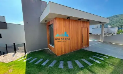 Casa com 3 quartos à venda no Córrego Grande, Florianópolis  por R$ 2.950.000