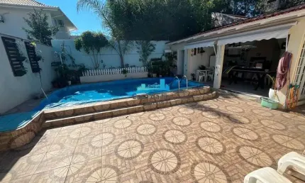 Casa com 4 quartos à venda no Santa Mônica, Florianópolis  por R$ 2.150.000