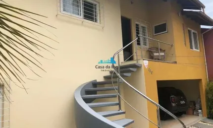 Casa com 3 quartos à venda no Coqueiros, Florianópolis  por R$ 1.750.000