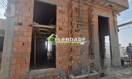 Excelente casa em colombo! 03 quartos, sacada, bem localizada