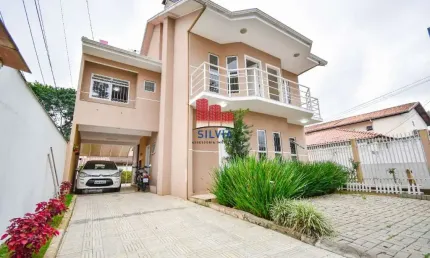 Sobrado semi-mobiliado, com 200 m² construídos, 4 quartos, suíte e churrasqueira -  bairro Novo Mundo