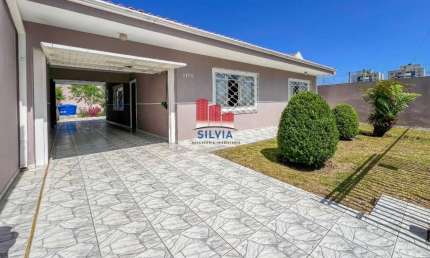 Linda Casa averbada, com 191,43m², 7 vagas de garagem, no bairro Novo Mundo.
