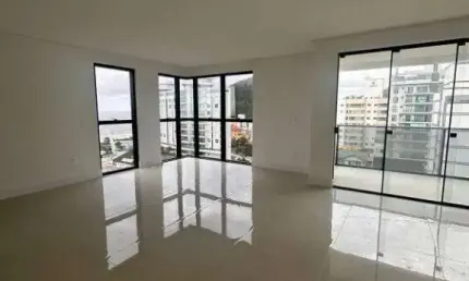 Apartamento a venda no Brava Palace Residence localizado na Praia Brava em Itajaí.