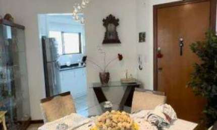 Apartamento quadra mar a venda no Edifício Dona Gisela localizado na Barra Sul em Balneário Camboriú.