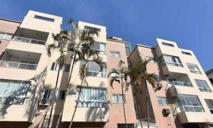 Apartamento semimobiliado a venda no Edifício Rubi localizado no Centro de Balneário Camboriú.