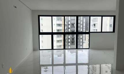 Apartamento a venda no Edifício Dresden Residence localizado no Centro em Balneário Camboriú.