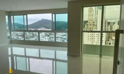 Apartamento de alto padrão à venda no edificío puerto velero no centro de balneário camboriú