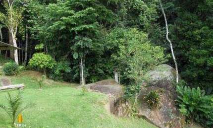 Terreno à venda com Casa no Bairro Estaleiro, Balneário Camboriú.