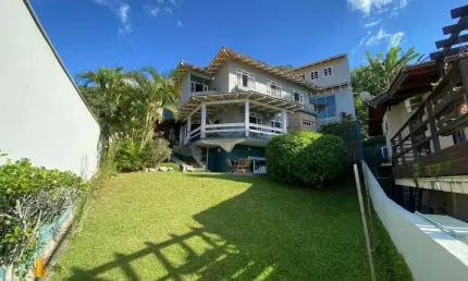 Casa a venda localizada no bairro Cabeçudas em Itajaí.