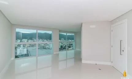 Apartamento à venda no falcon tower em balneário camboriú