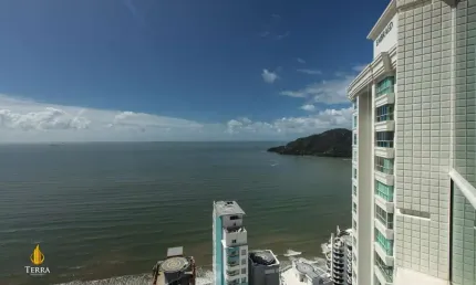 Apartamento a venda no Edifício Villa Serena no Centro em Balneário Camboriú.