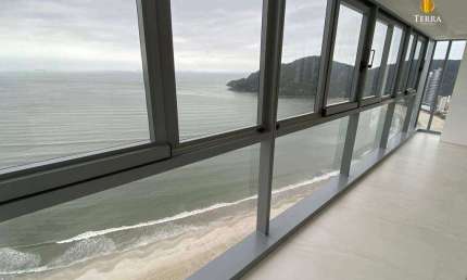 Apartamento frente mar a venda no Edifício Copenhagen em Balneário Camboriú